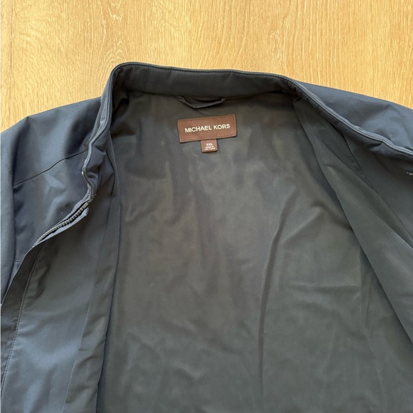 Navy blue lightweight jacket with a zipper - Picture 8 of 9